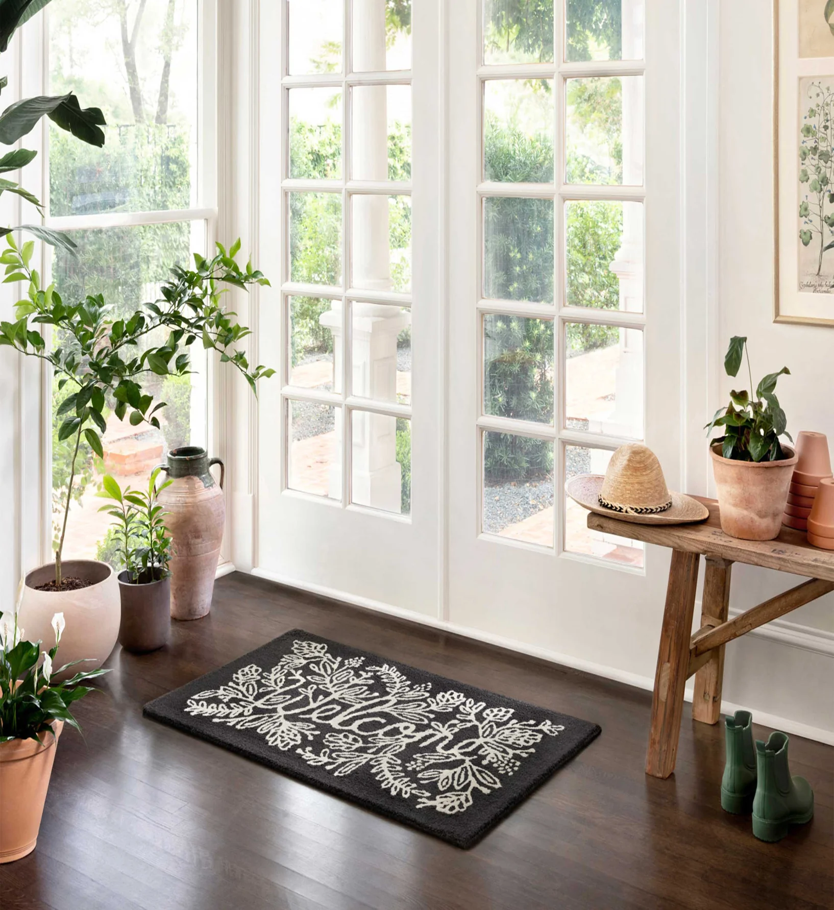 Minnie Welcome Wool-Hooked Rug - Black - Image 3